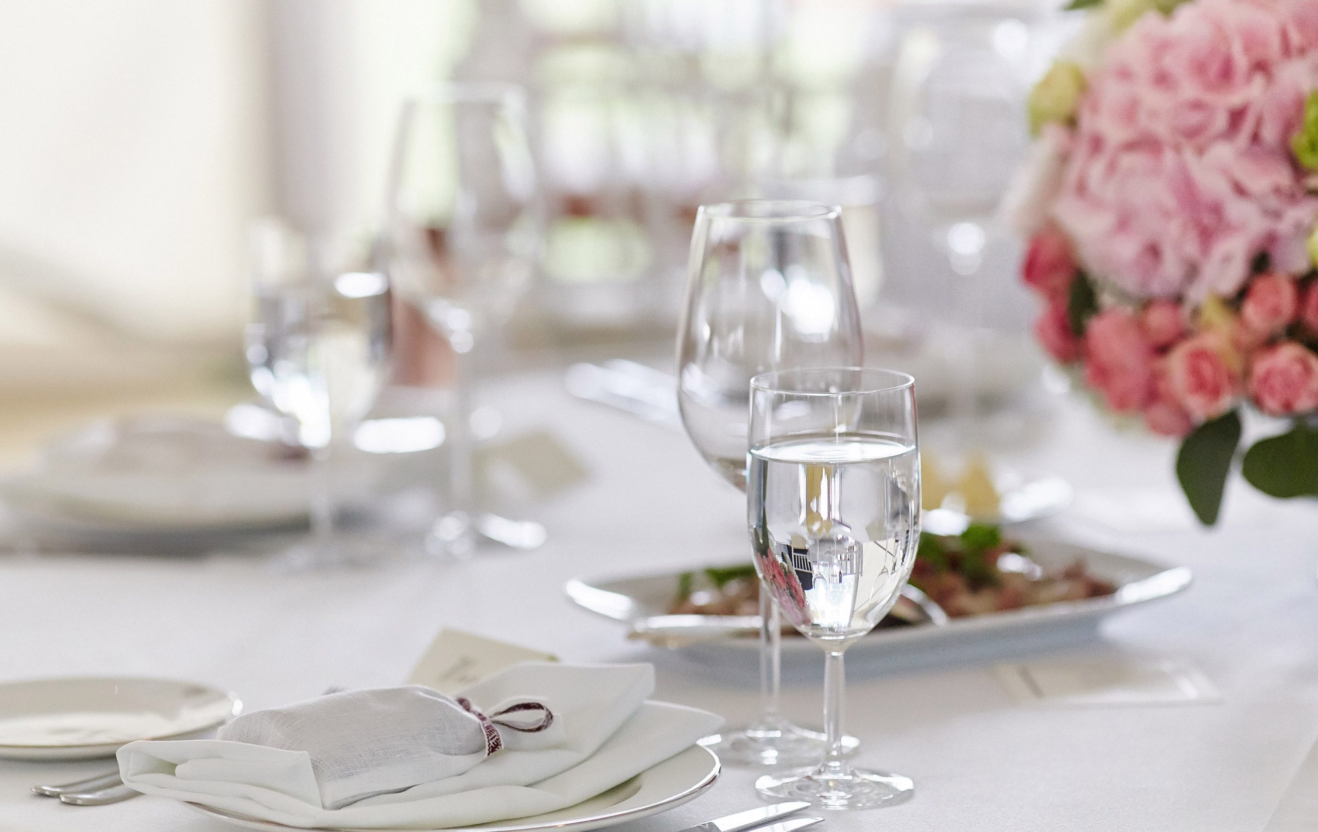 Decoración y Ambientación en Recepciones Roans